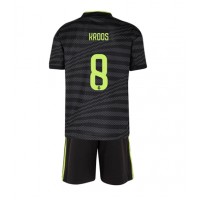 Real Madrid Toni Kroos #8 Fußballbekleidung 3rd trikot Kinder 2022-23 Kurzarm (+ kurze hosen)